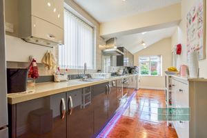 Photo 30- click for photo gallery